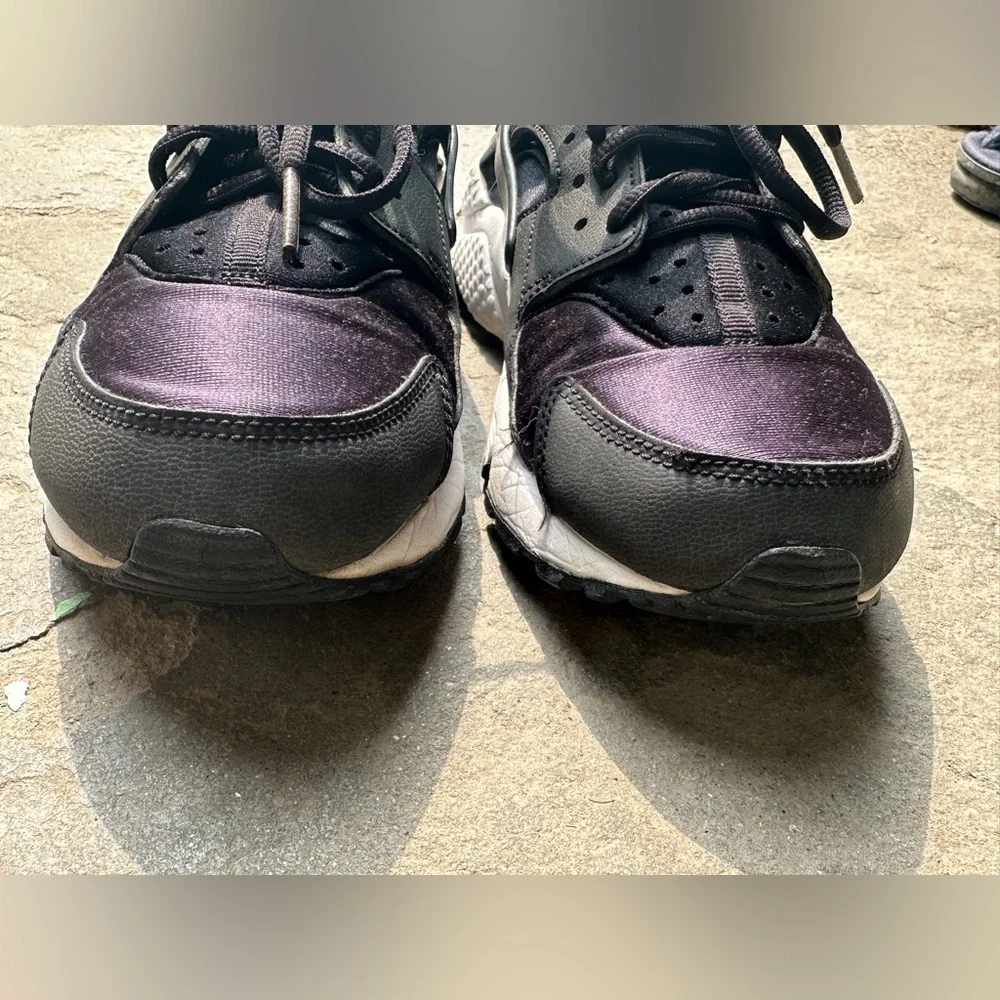 Nike Huarache - Picture 15 of 16